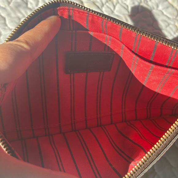 Louis Vuitton Damier Ebene MM Tote with Red Interior - Picture 14 of 14